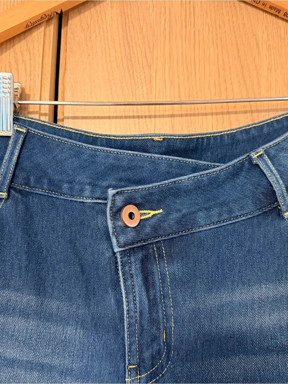HALARA Dark Blue High-Rise Wide Leg Jeans, size MP